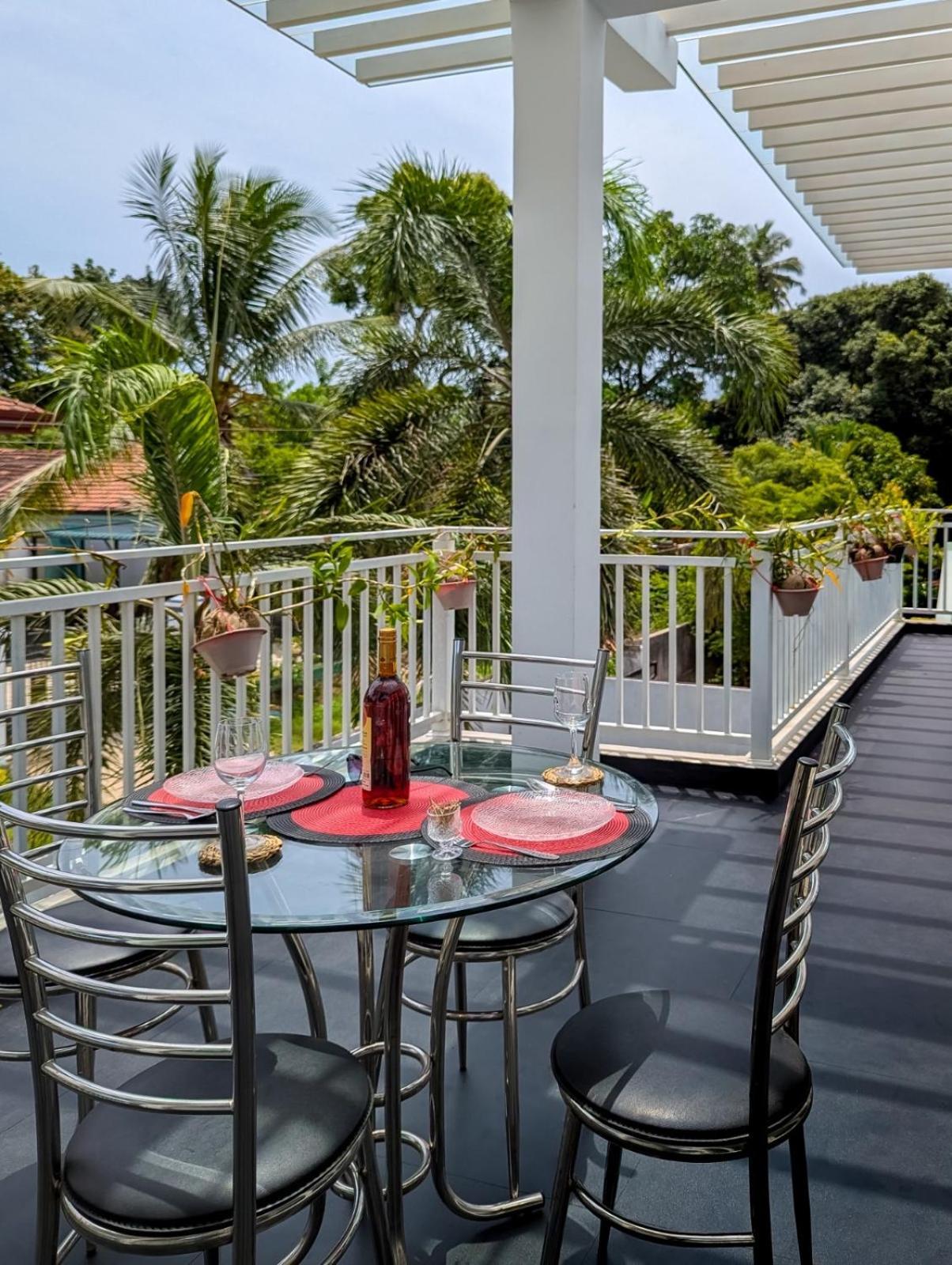 Airport Hotel By Cmb Apartments Negombo Esterno foto